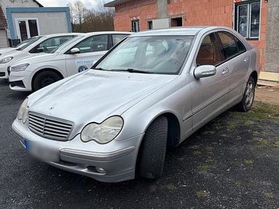 Gebraucht Mercedes 220 143 PS (105 kW) 2001 Silber Limousine