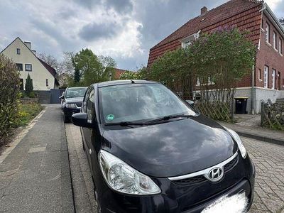Gebraucht Hyundai i10 77 PS (56 kW) 2010 Schwarz Kleinwagen