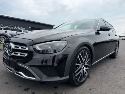 Gebraucht Mercedes E400 330 PS (242 kW) 2023 Schwarz/baltic black Kombi