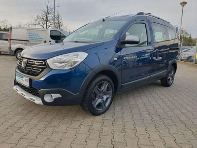 Gebraucht Dacia Dokker Celebration 116 PS (85 kW) 2017 Blau Van / Kleinbus