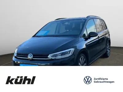 Gebraucht VW Touran Highline 150 PS (110 kW) 2025 Grenadillschwarz metallic Van / Kleinbus
