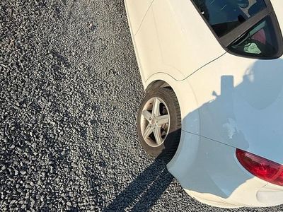 Gebraucht Seat Leon 77 PS (56 kW) 2012 Weiß Kleinwagen