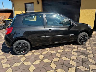Gebraucht Renault Clio II 75 PS (55 kW) 2007 Schwarz Kleinwagen