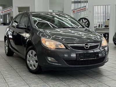 Gebraucht Opel Astra Design Edition 87 PS (63 kW) 2012 Karbongrau (metallic) Limousine