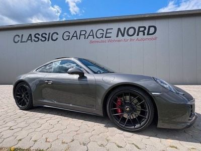 Porsche 911 Carrera 4 GTS