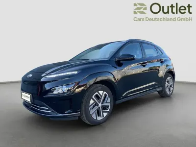 Gebraucht Hyundai Kona Select 100 kW (136 PS) 2022 Schwarz SUV