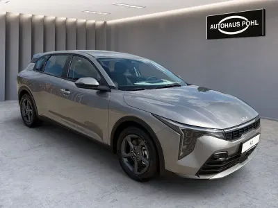 Neu Kia K4 150 PS (110 kW) 2026 Grau Limousine