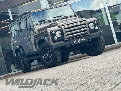 Gebraucht Land Rover Defender 122 PS (89 kW) 2014 Schwarz Kombi