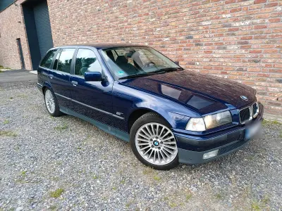 Second-hand BMW 320 150 CP (110 kW) 1996 Albastru Break