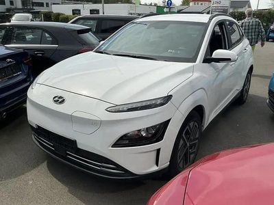Usata Hyundai Kona Select 100 kW (136 CV) 2022 Bianco SUV