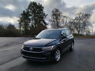 Schwarz Gebraucht 2022 VW Tiguan Active SUV | 25.290 € (Guter Preis)
