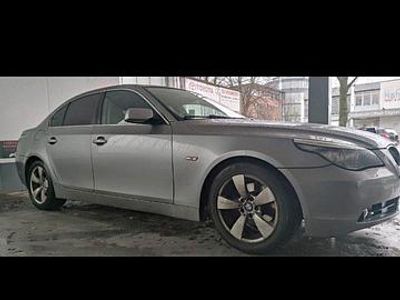 BMW 525