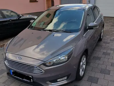 Gebraucht Ford Focus Titanium 150 PS (110 kW) 2016 Braun Limousine