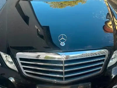 Gebraucht Mercedes E220 Avantgarde 170 PS (125 kW) 2010 Schwarz Limousine