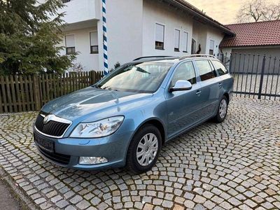 Grau Gebraucht 2009 Skoda Octavia Ambiente Kombi | 6.000 € (Fairer Preis)
