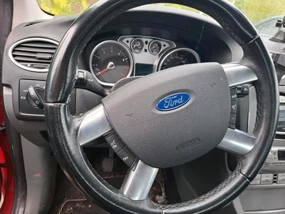 Gebraucht Ford Focus Cabriolet Titanium 145 PS (106 kW) 2008 Rot Cabrio