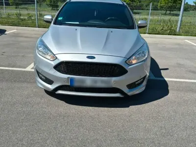 Gebraucht Ford Focus 105 PS (77 kW) 2016 Grün Kombi
