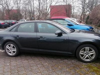 Grau Gebraucht 2017 Audi A4 Ambiente Limousine | 22.000 € (Fairer Preis)