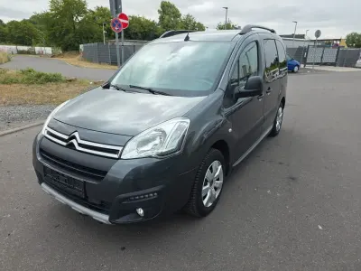 Gebraucht Citroën Berlingo PureTech 110 PS (80 kW) 2017 Grau Van / Kleinbus