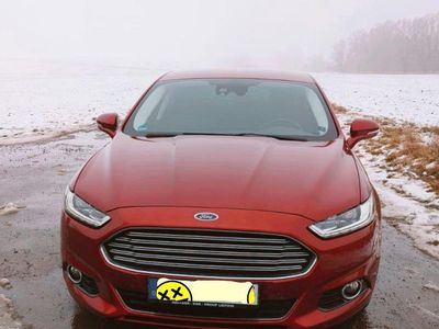 Gebraucht Ford Mondeo Titanium 179 PS (131 kW) 2015 Rot Limousine