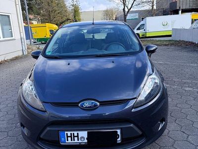 Gebraucht Ford Fiesta Ambiente 60 PS (44 kW) 2009 Grau Kleinwagen