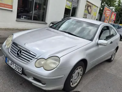 Gebraucht Mercedes C180 129 PS (94 kW) 2001 Silber Coupé