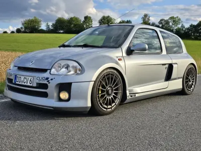 Gebraucht Renault Clio 226 PS (166 kW) 2004 Silber Kleinwagen