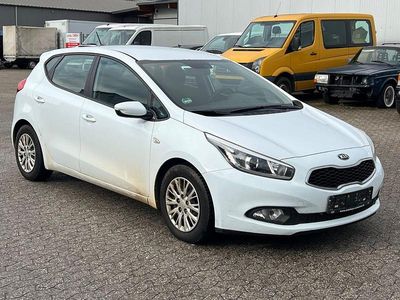 Gebraucht Kia Ceed 99 PS (72 kW) 2014 Weiß Kleinwagen