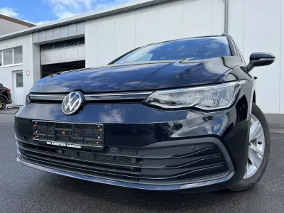 Gebraucht VW Golf VII Life 116 PS (85 kW) 2020 Deep black Kombi