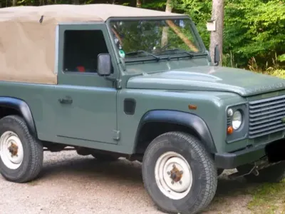 Gebraucht Land Rover Defender 122 PS (89 kW) 2013 Grün Kombi