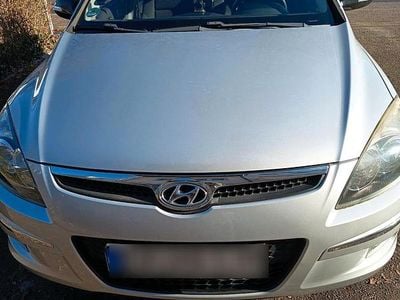 Gebraucht Hyundai i30 Comfort 126 PS (92 kW) 2010 Grau Kombi
