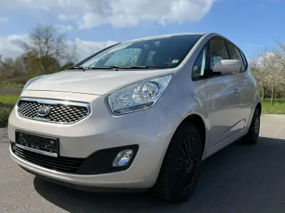 Gebraucht Kia Venga 125 PS (91 kW) 2011 Silber Kleinwagen