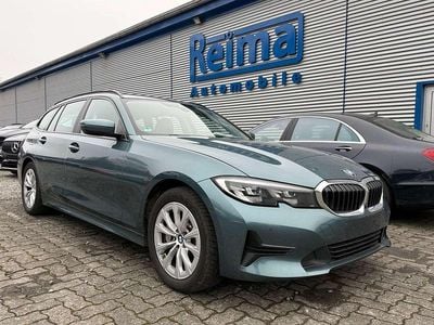 Gebraucht BMW 330e Advantage 292 PS (214 kW) 2021 Blue ridge mountain metallic Kombi