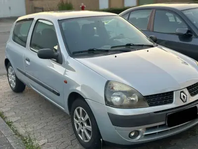 Gebraucht Renault Clio II 75 PS (55 kW) 2003 Limousine
