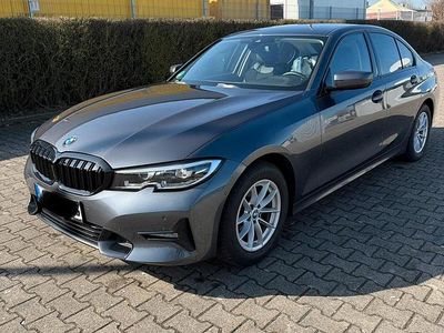 Gebraucht BMW 320e Shadowline 190 PS (139 kW) 2021 Grau Limousine