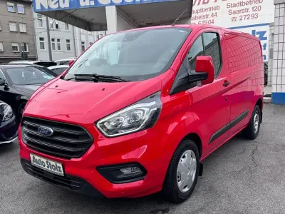 Gebraucht Ford Transit Custom Trend 105 PS (77 kW) 2018 Rot Van / Kleinbus