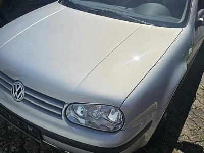 Second-hand VW Golf IV 75 CP (55 kW) 1999 Argintiu Hatchback
