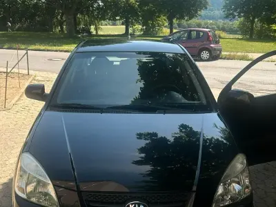Gebraucht Kia Rio 97 PS (71 kW) 2008 Schwarz Limousine