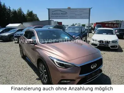Gebraucht Infiniti Q30 335 PS (246 kW) 2017 Braun Limousine