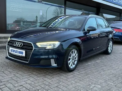 Gebraucht Audi A3 Sport 116 PS (85 kW) 2018 Blau Limousine