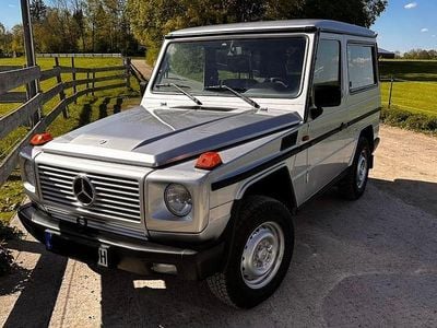 Second-hand Mercedes G250 94 CP (69 kW) 1990 Argintiu SUV