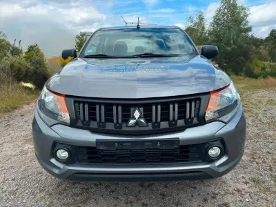 Gebraucht Mitsubishi L200 Basis 154 PS (113 kW) 2018 Grau Pickup