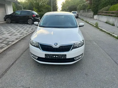 Käytetty Skoda Rapid Ambition 105 HP (77 kW) 2014 Valkoinen Viistoperä