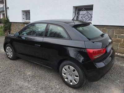 Gebraucht Audi A1 Attraction 86 PS (63 kW) 2011 Schwarz Kleinwagen