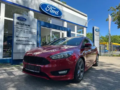 Gebraucht Ford Focus Business Edition 182 PS (133 kW) 2018 Rot Limousine