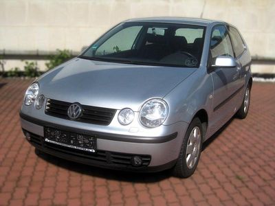 Silber Gebraucht 2002 VW Polo Comfortline Limousine | 2.900 € (Etwas zu teuer)