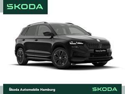 Neu Skoda Karoq SportLine 150 PS (110 kW) 2026 Schwarz (blackmagic perleffekt) SUV