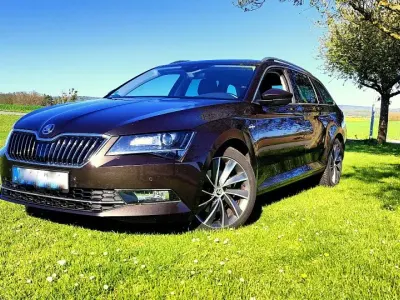Gebraucht Skoda Superb LAURIN & KLEMENT 190 PS (139 kW) 2017 Braun Kombi