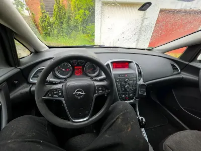 Gebraucht Opel Astra 2013 Weiß Kombi
