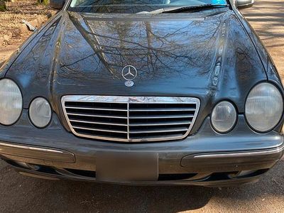 Gebraucht Mercedes E320 224 PS (164 kW) 2001 Grau Limousine